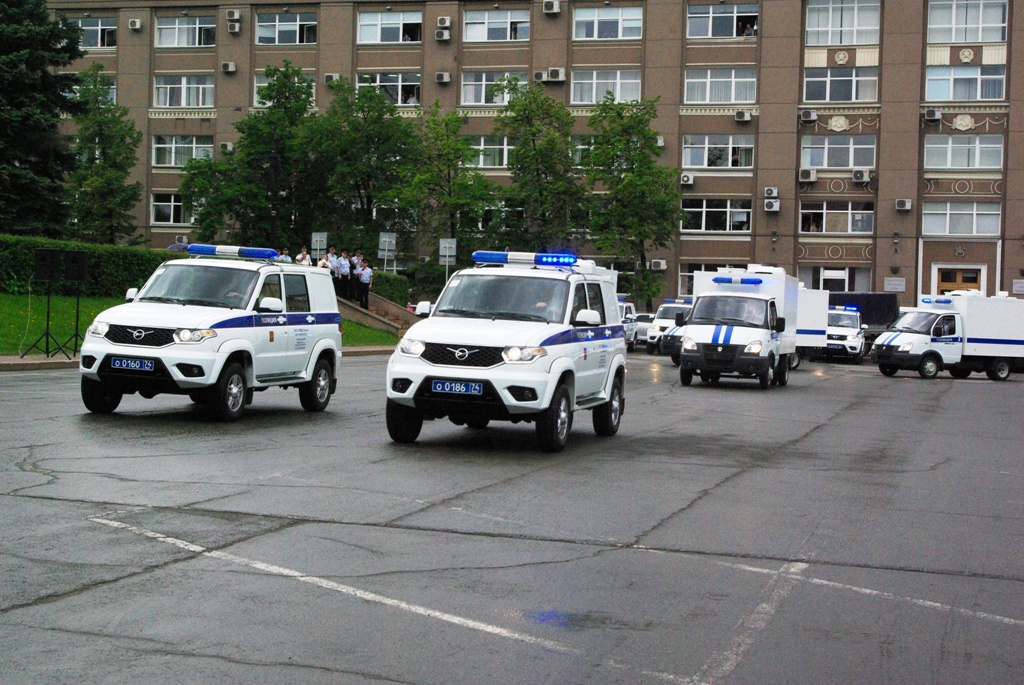 Автомобили в челябинске. Полиция Челябинск машины. Полицейская машина Челябинск. Челябинские полицейские машины. Челябинск полицейский автомобиль.