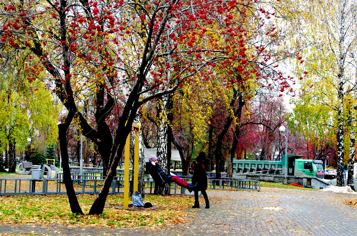 Октябрь 2007. Челябинск в октябре. Алое поле Челябинск осень. Осень в Челябинске картинки. Природа в октябре Челябинск.