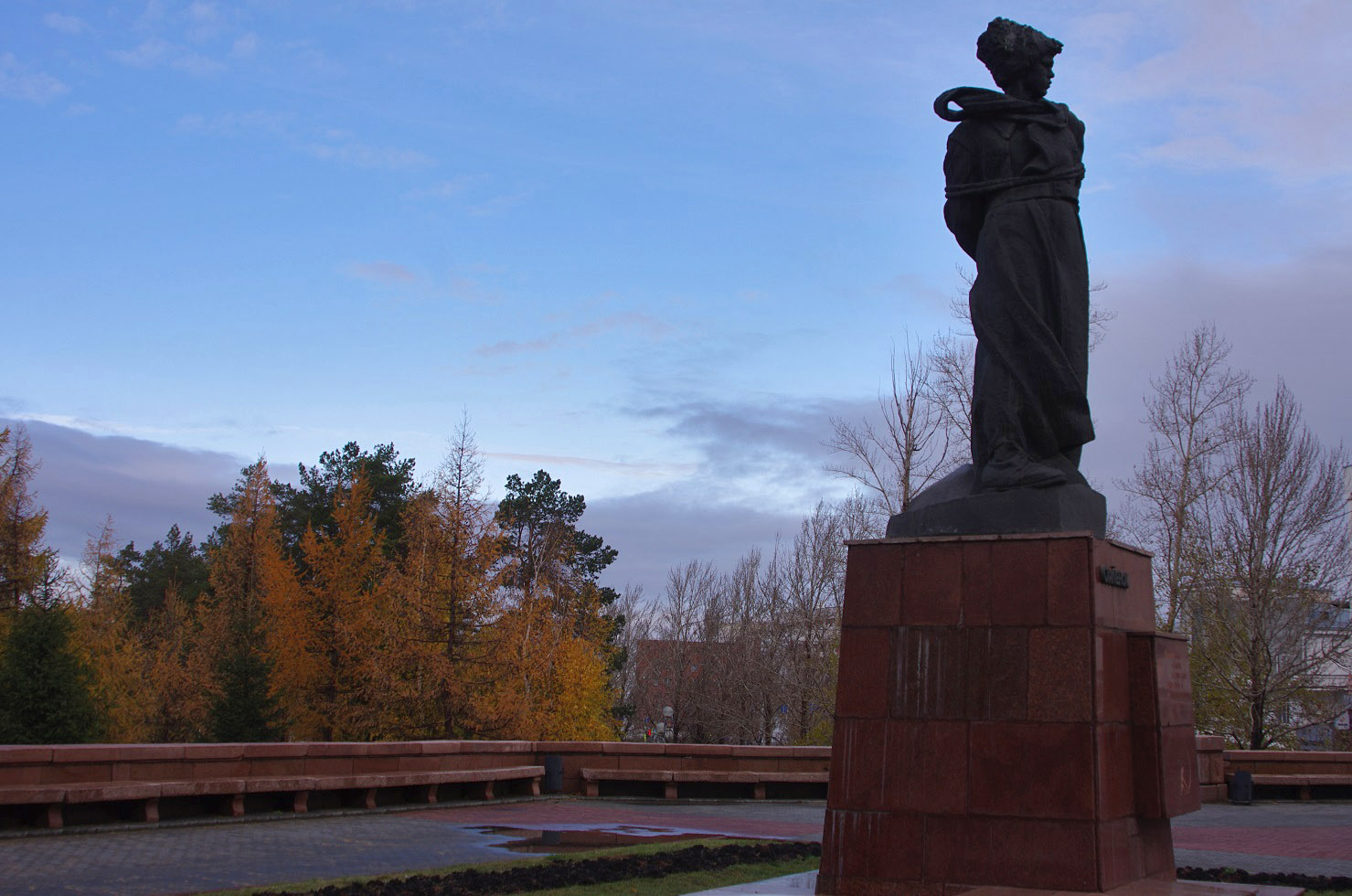 Октября челябинск. Лампы на алом поле Челябинск. Телескоп в Челябинске на алом поле.