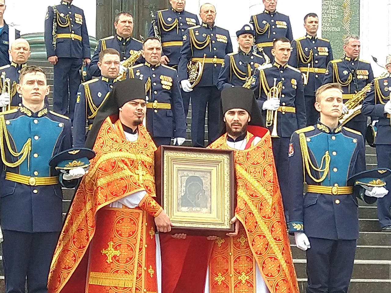 Царица небесная с нами: в Челябинск доставили список Казанской иконы Божьей  Матери | Урал-пресс-информ