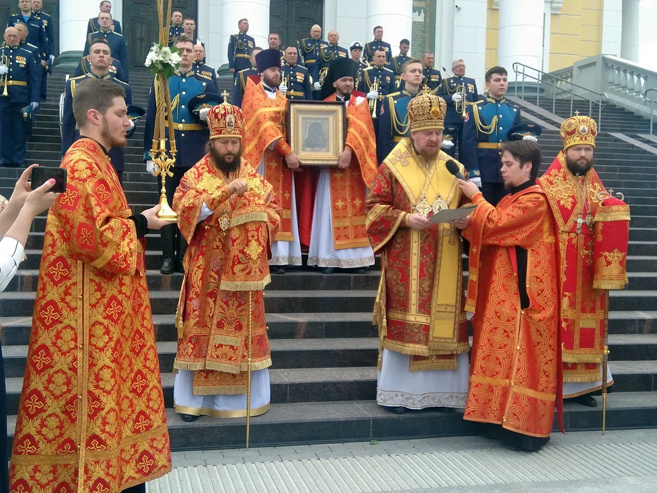 Царица небесная с нами: в Челябинск доставили список Казанской иконы Божьей  Матери | Урал-пресс-информ