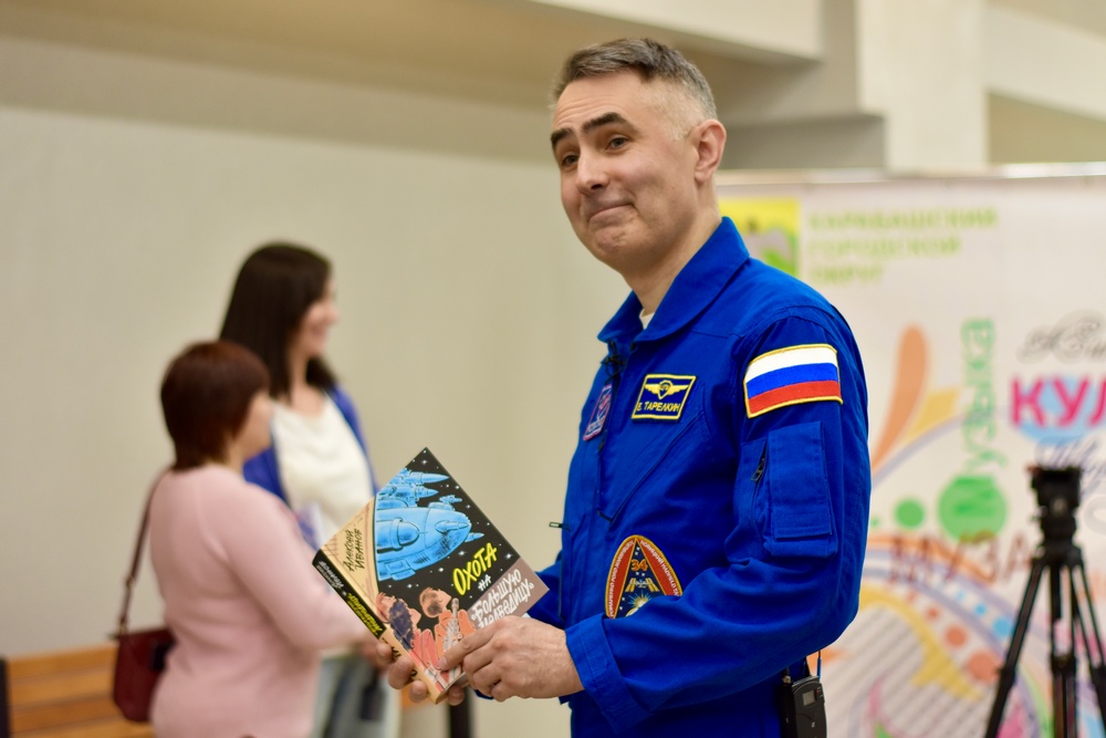 Настоящая профориентация: школьники Карабаша встретились с космонавтом