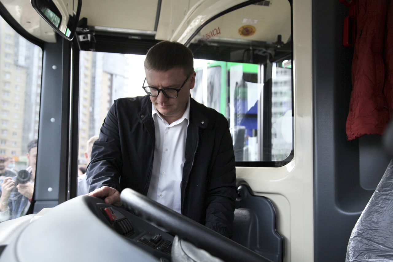 Губернатор оценил первую партию автобусов, поступивших в Челябинск