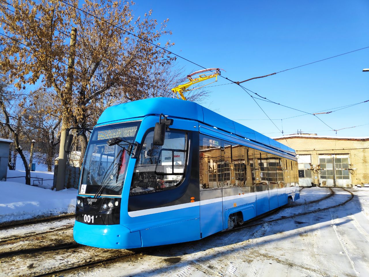 Новый замминистра миндортранса Челябинской области первым прокатился на новом трамвае