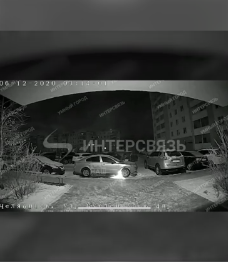 В Челябинске сожгли машину автохама, который парковался у входа в подъезд