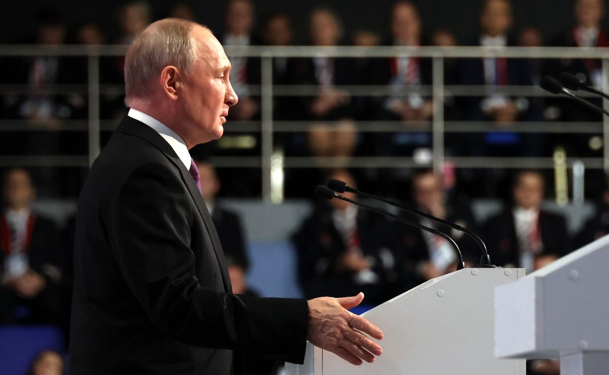 Путин отметил вклад РЖД в развитие экономики и отражение санкционных атак