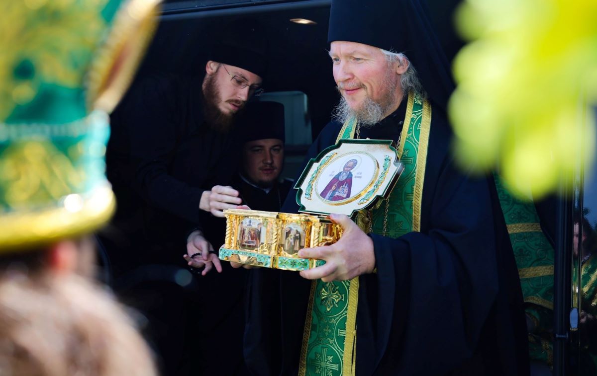 В Челябинск доставили чудотворную святыню - ковчег с частицей мощей преподобного Сергия Радонежского