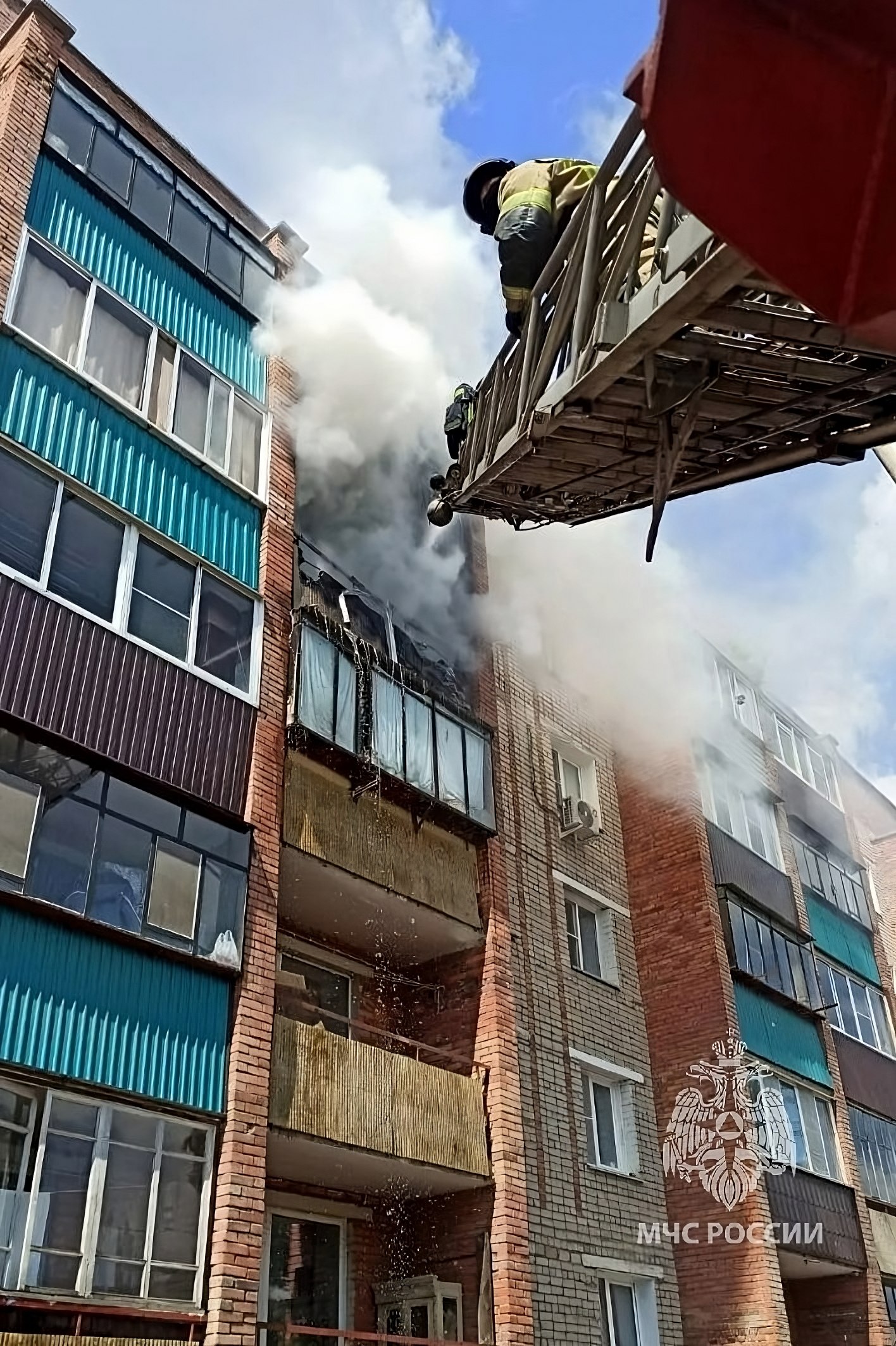 В Кыштыме пожар в квартире «спровоцировали» стеклянные банки | 29.06.2023 |  Челябинск - БезФормата