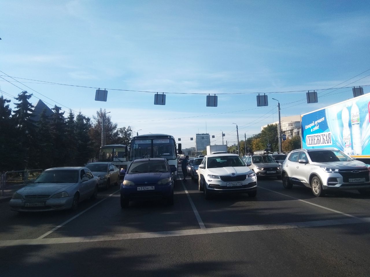 Дороги Челябинска снова оккупировали попрошайки