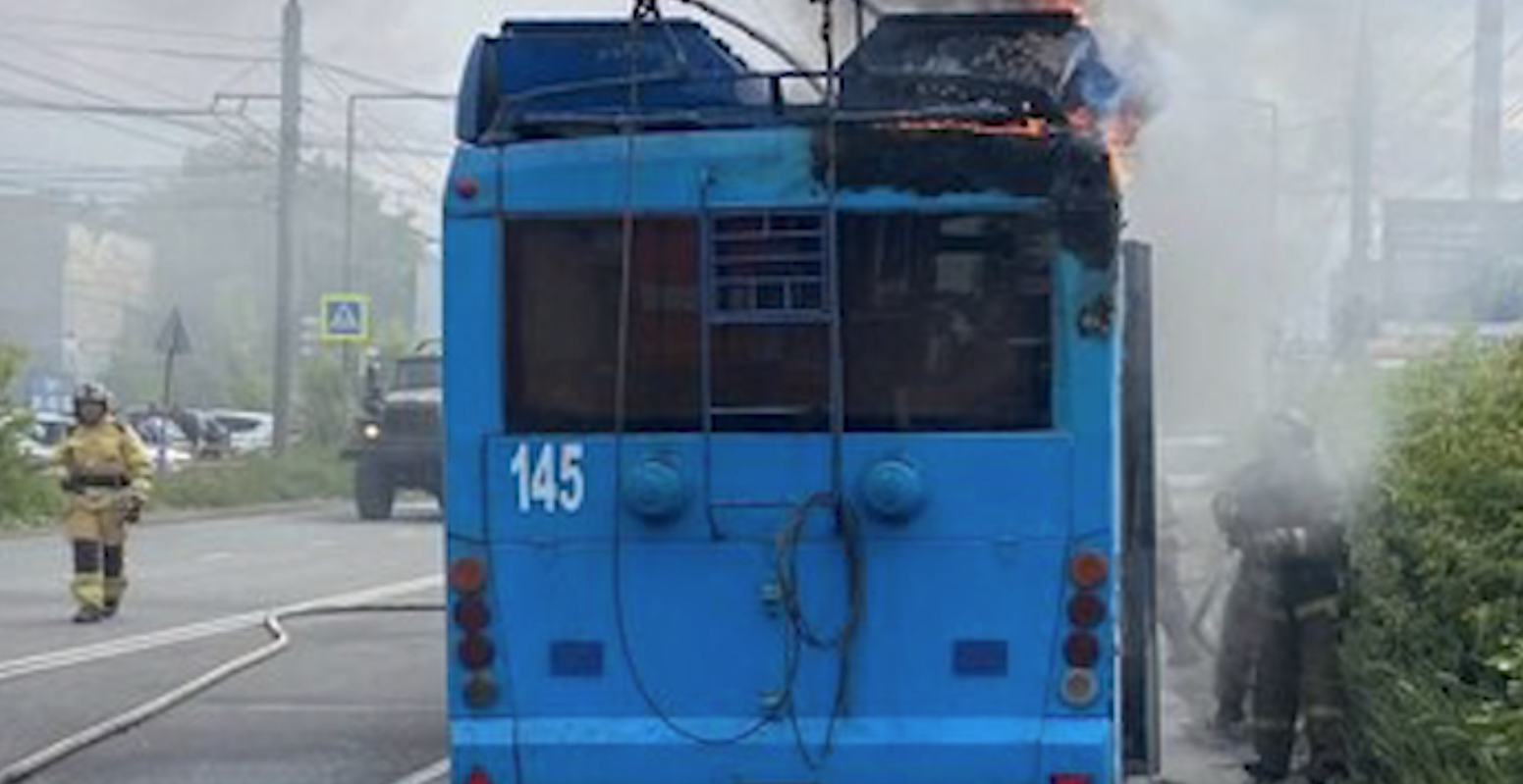   В Миассе на ходу загорелся троллейбус