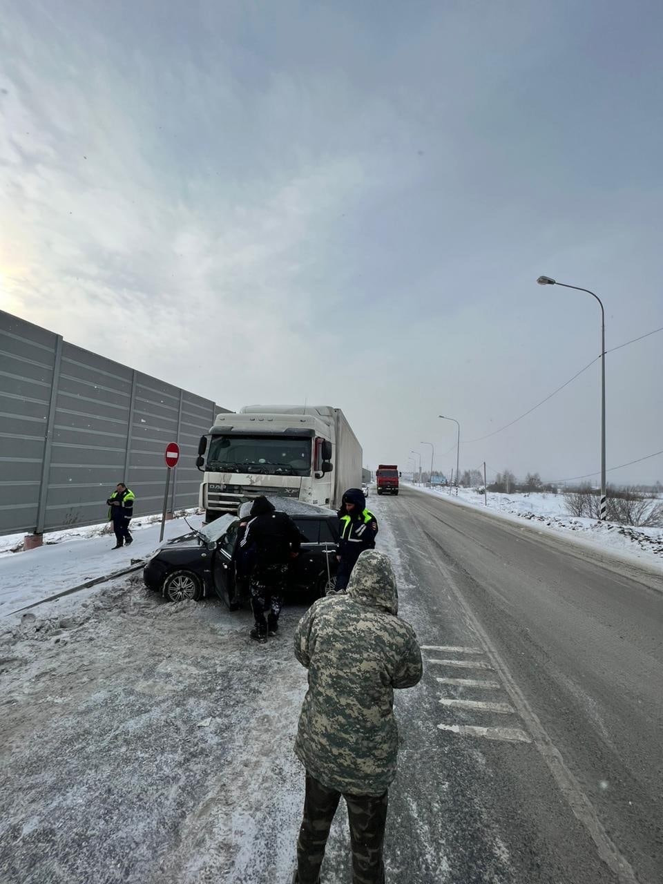 На М-5 в Челябинской области при столкновении с грузовиком погибла пассажир  легковушки | Урал-пресс-информ