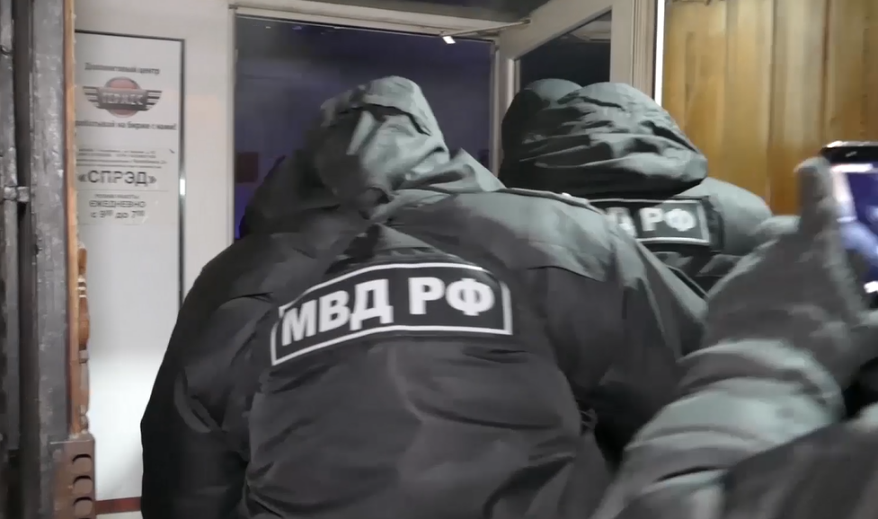 В Челябинске сотрудники регионального полицейского главка пресекли деятельность преступного сообщ