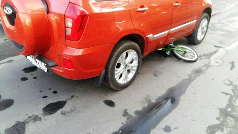 В Челябинске женщина за рулем сбила маленького велосипедиста. Мальчик с серьезными травмами госпи