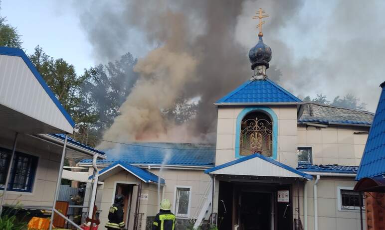 Челябинский приход просит помочь восстановить храм, пострадавший от пожара. Выгорела крыша, постр