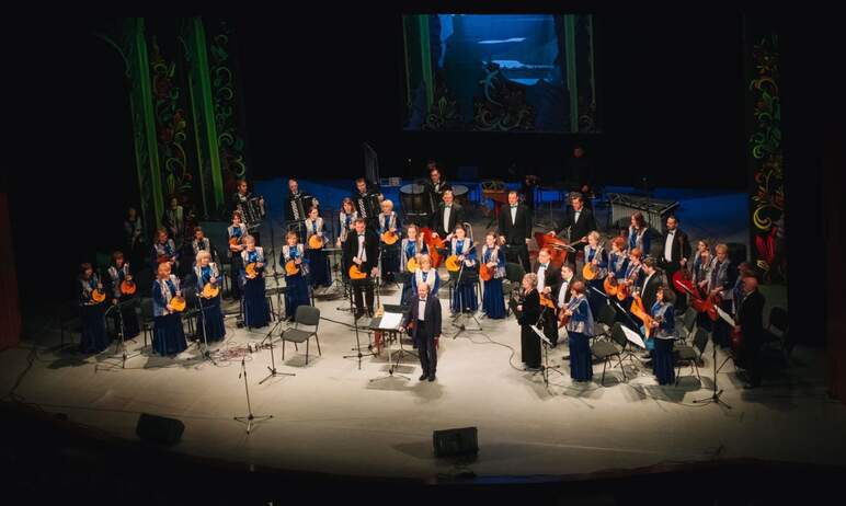 Челябинский Государственный русский народный оркестр «Малахит» удостоен высокой чести - выступить