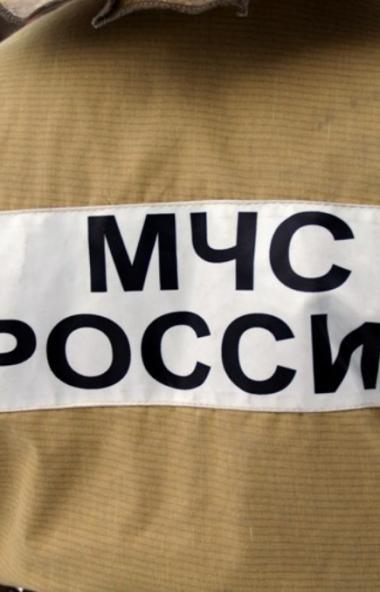 В Челябинске сотрудники МЧС больше двух часов уговаривали мужчину не сводить счеты с жизнью и не 