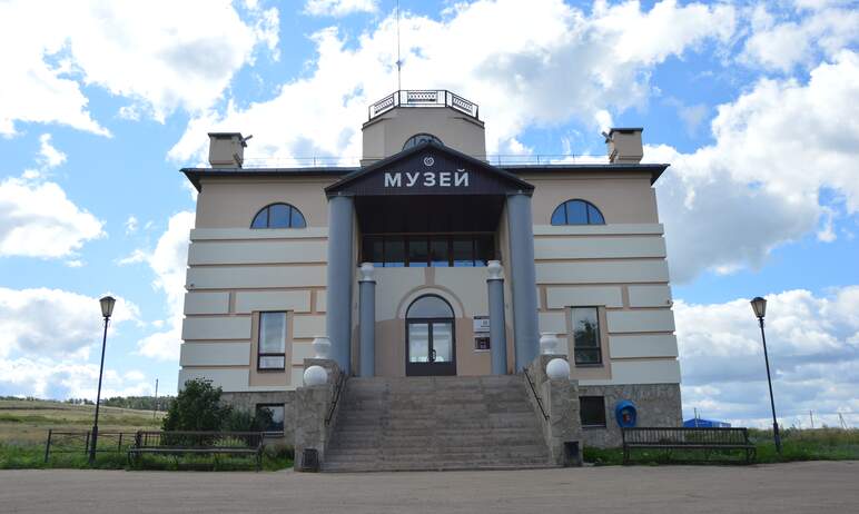 Музей заповедника «Аркаим» (Челябинская область) закрывается на ремонт.

У желающих успе