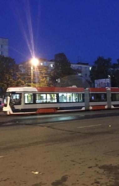 В Челябинске практически завершены тестовые испытания нового трехсекционного трамвая Усть-Катавск