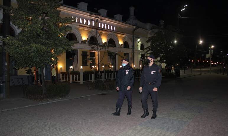 Полицейские Челябинска совместно с администрацией города проводят беседы с представителями ночных