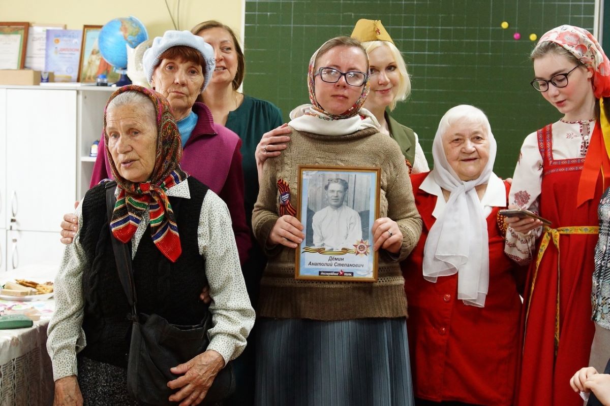 В храме мученика Иоанна Воина в Челябинске споют военные песни | 11.05.2023  | Челябинск - БезФормата