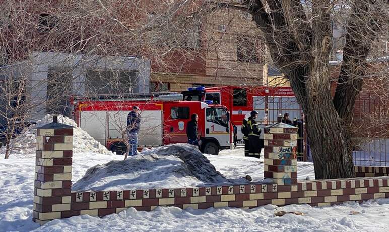 В Челябинске огнеборцы ликвидировали пожар на подземной парковке в центре города. Пострадавших не
