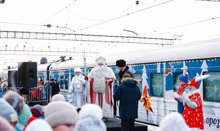 Накануне первого дня календарной зимы, 30 ноября, в Челябинскую область прибыл Поезд Деда Мороза.