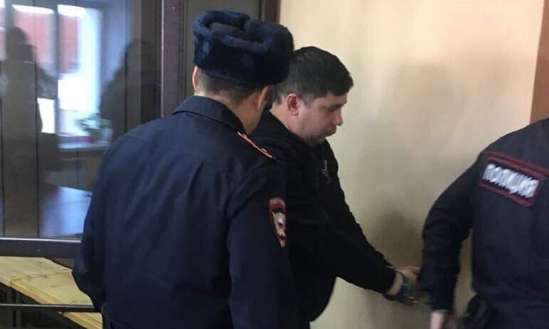 Суд оставил в СИЗО бывшего заместителя мэра Челябинска Рината Кучитарова. Под стражей чиновник пр