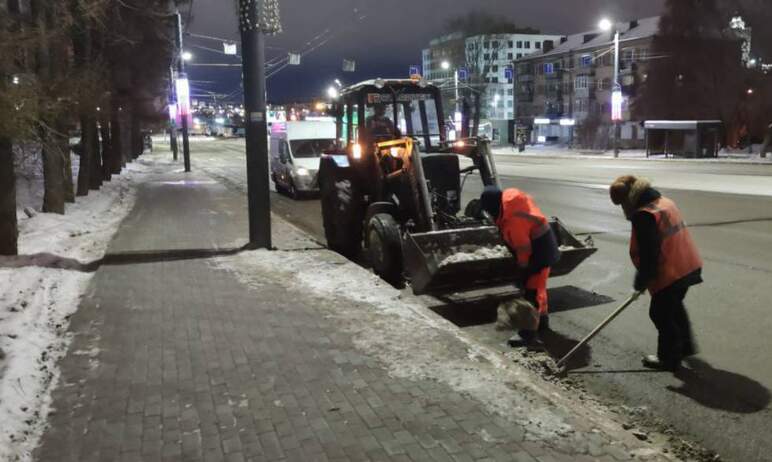 Администрация Челябинска продолжает штрафовать подрядчиков за некачественную уборку снега. Больши