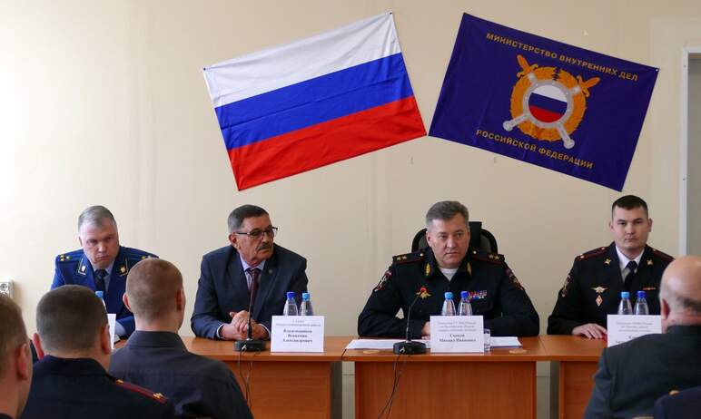 Сегодня, 30 декабря, начальник полицейского главка Михаил Скоков представил личному составу полиц