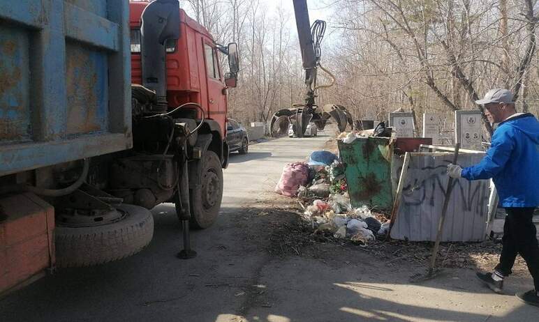 Жительница Челябинска обратилась к администрациям кладбищ с просьбой навести порядок на погостах.