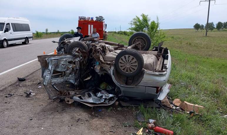 Сегодня, 12 июня, в результате столкновения двух автомобилей в Челябинской области погибло шесть 