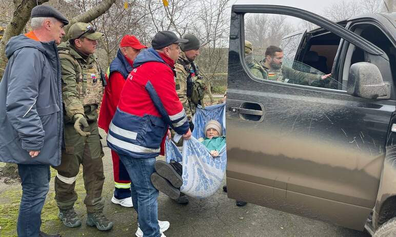 Челябинские участники гуманитарной миссии «Единой России» в Херсонской области помогли 91-летней 