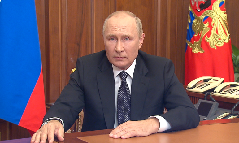 Президент России Владимир Путин подписал указы о признании Херсонской и Запорожской областей неза