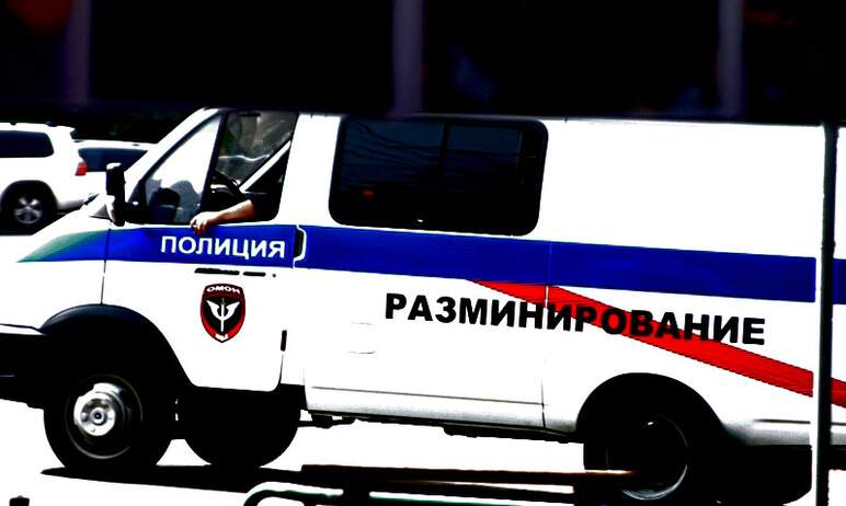 Из-за сообщения о минировании в Челябинске эвакуировали учеников одной из школ города. Оно оказал