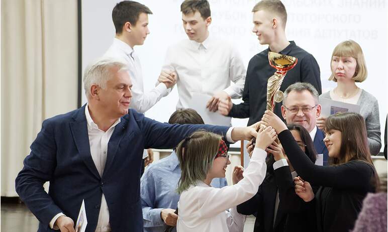 Благодаря уникальному проекту городских депутатов, школьники города Магнитогорска (Челябинская об