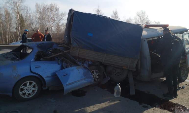 В страшном ДТП под Южноуральском в Челябинской области сегодня, 13 апреля, погибли четыре человек