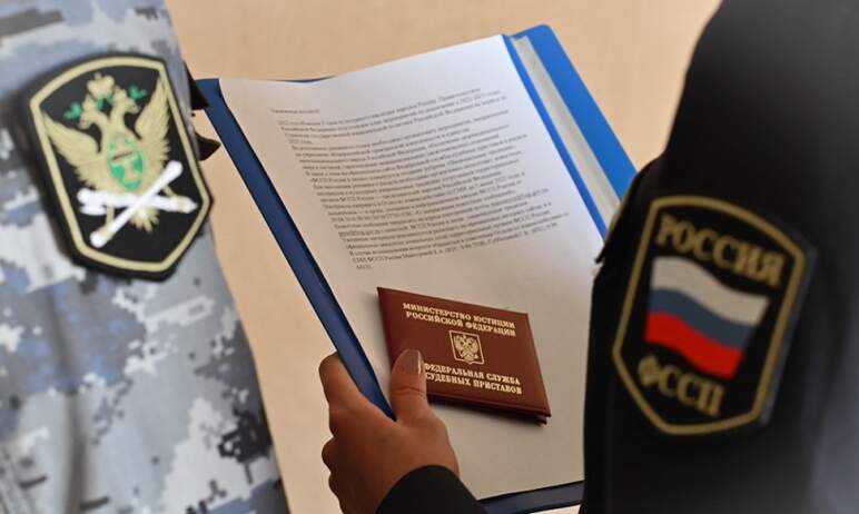Один из федеральных банков оштрафован на 110 тысяч рублей за визит его представителя к родственни