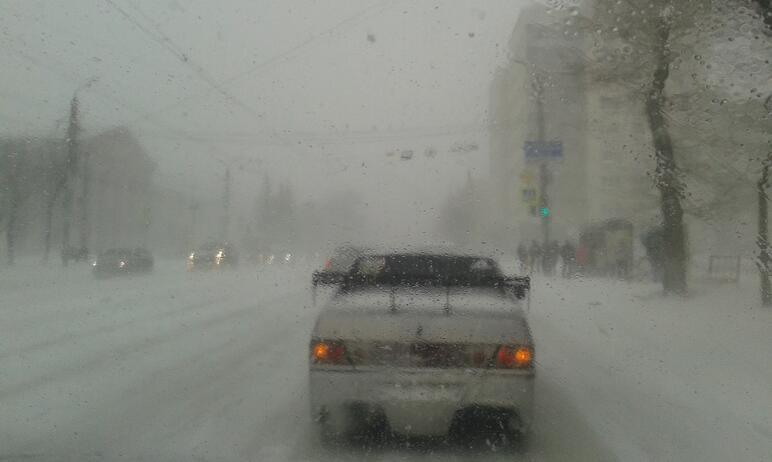 В связи с неблагоприятными погодными условиями жителей Челябинской области просят без необходимос
