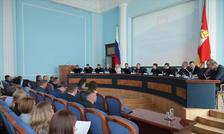 Губернатор Челябинской области Алексей Текслер вчера, 28 июля, провёл совещание 