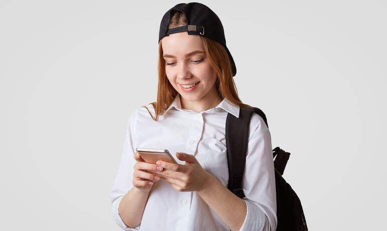 Молодежь студенческого возраста по-разному использует мобильный интернет дома, в дороге и за 