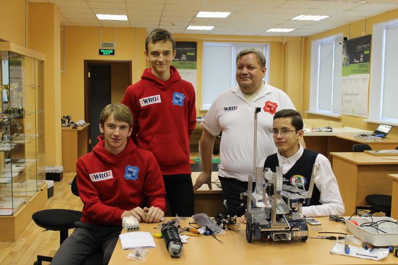 Фото Озерские десятиклассники заняли 9 место на Всемирной олимпиаде роботов среди учеников школ и студентов