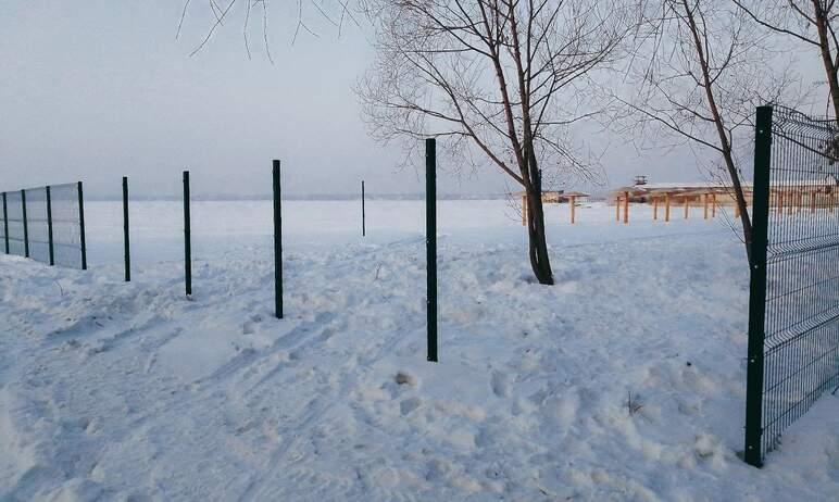 Фото «Спасибо» неизвестным: новый пляж в Ленинском районе Челябинска остался без забора