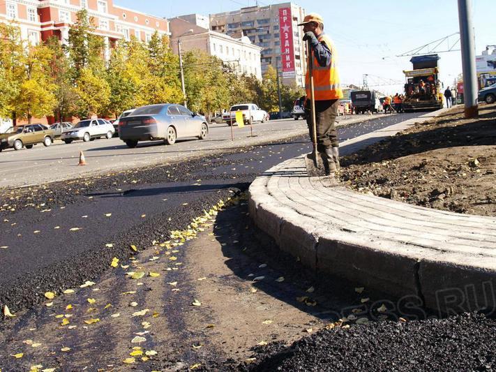 Фото Челябинские дорожники взялись за ремонт улиц Братьев Каширина, Бажова, Труда и Цвиллинга