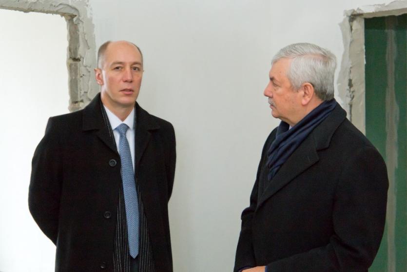 Фото Новая поликлиника в  Челябинске будет открыта в срок, благодаря поддержке губернатора и спикера 
