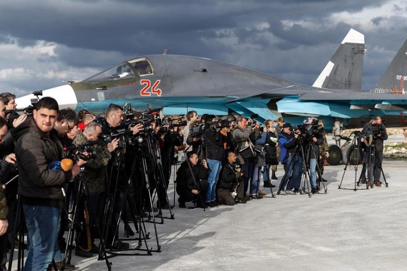 Фото Иностранные журналисты удовлетворены действиями российских военнослужащих на сирийской авиабазе Хмеймим