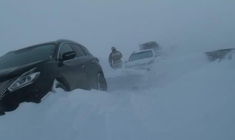 Фото В Каслинском районе из снежного «плена» освобождены 11 автомобилей