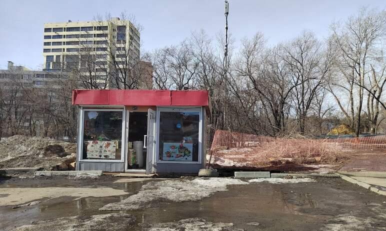 Фото Челябинцы сигнализировали властям о переезжающем с места на место ларьке