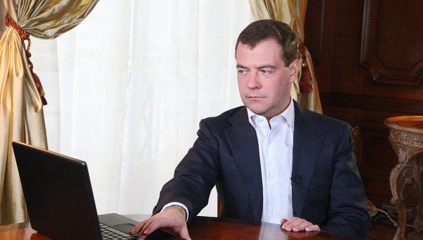 Фото Дмитрий Медведев пообщается с южноуральским десятиклассником