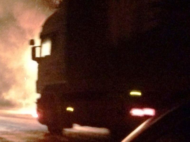 Фото В Саткинском районе большегруз загорелся во время движения