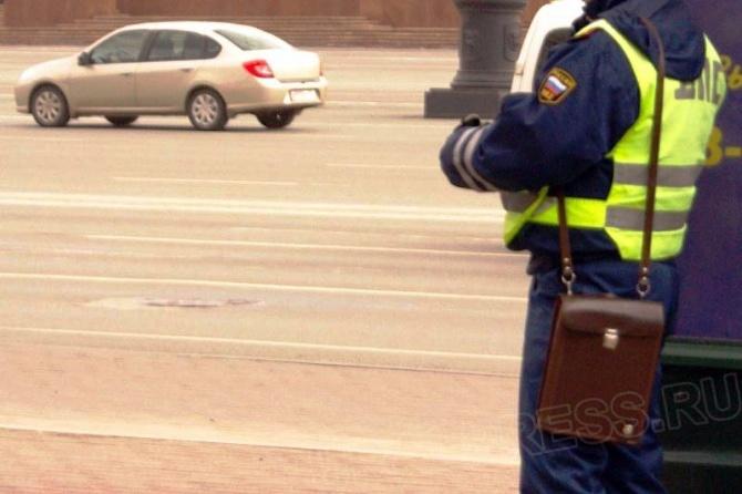 Фото Челябинский полицейский сломал водителю руку